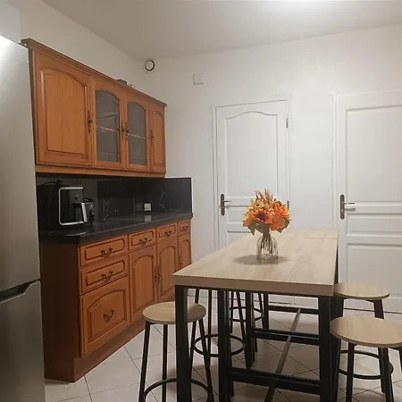 Homestay Tourcoing * 图尔昆