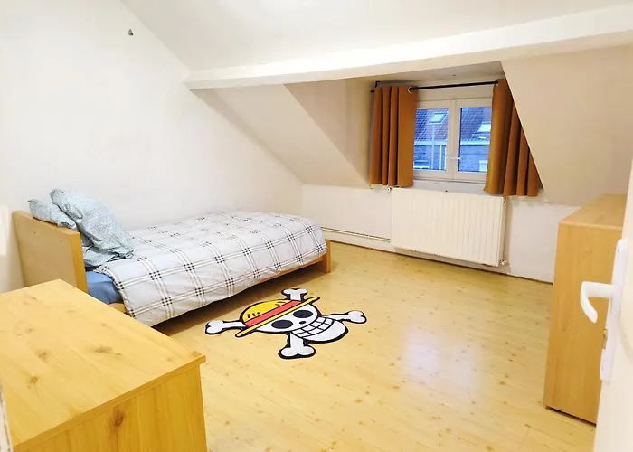 Homestay Tourcoing בית אירוח