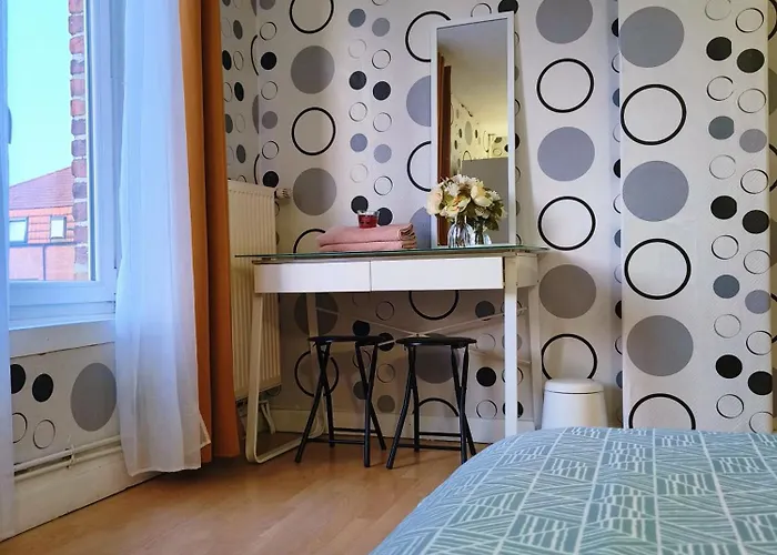 Homestay Tourcoing בית אירוח